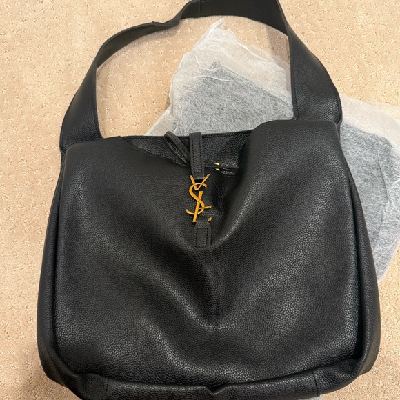 NWT NOT AUTHENTIC Yves Saint Laurent Black Leather Shoulder Bag - Picture 1 of 7